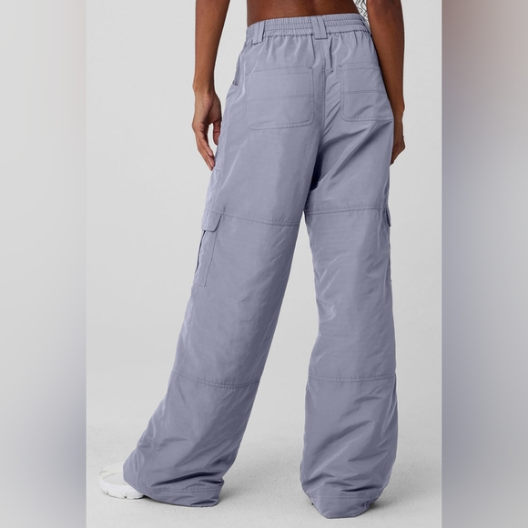 ALO Yoga High-Waist Ski-Moto Puffer Pant in Fog Size Medium - Picture 2 of 5